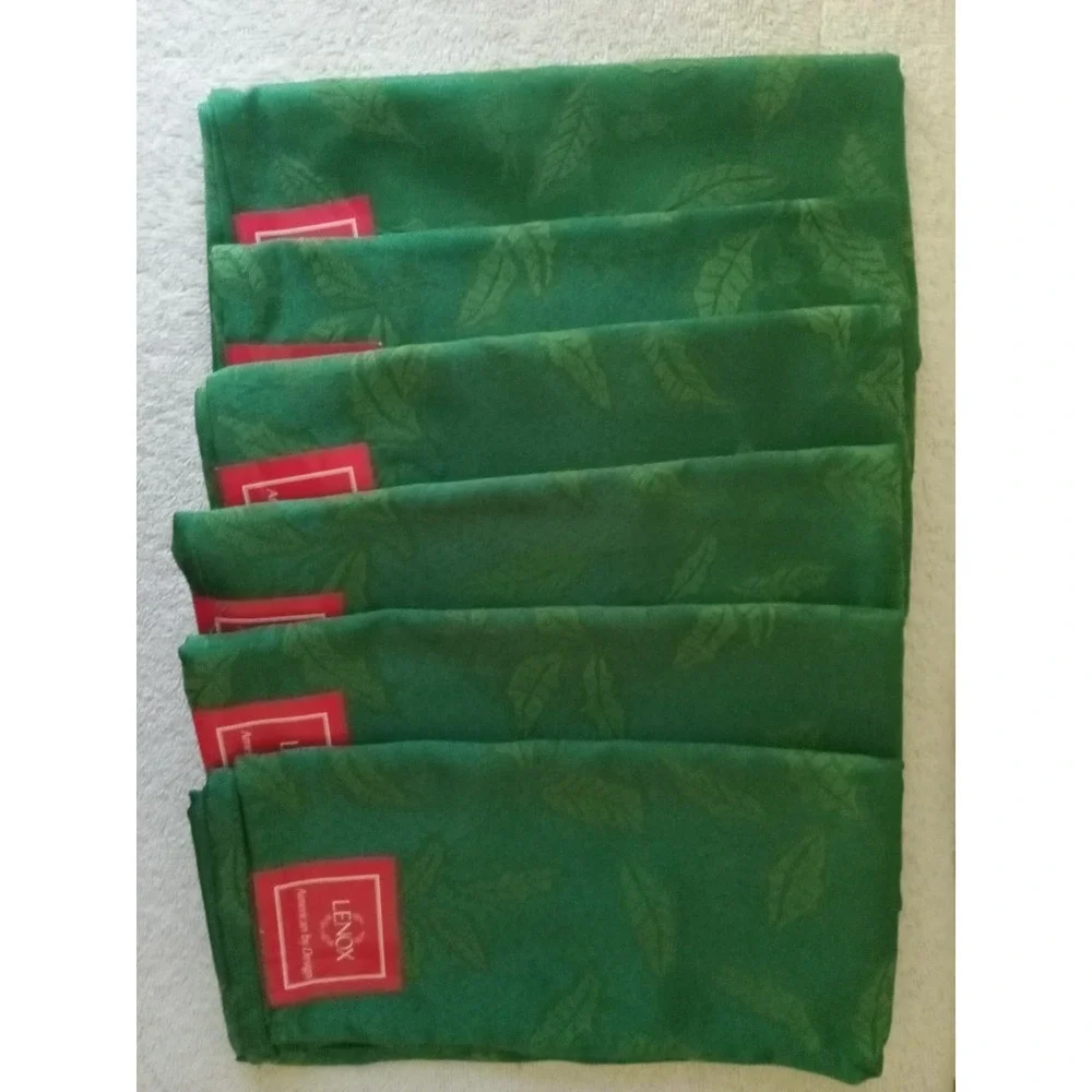 Lenox Green Holly Damask Set of 6 Napkins 18